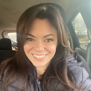 Meet your Posher, Elizabeth